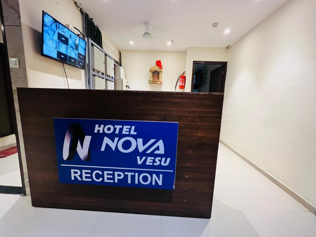 Hotel Nova Vesu Surat Eksteriør bilde